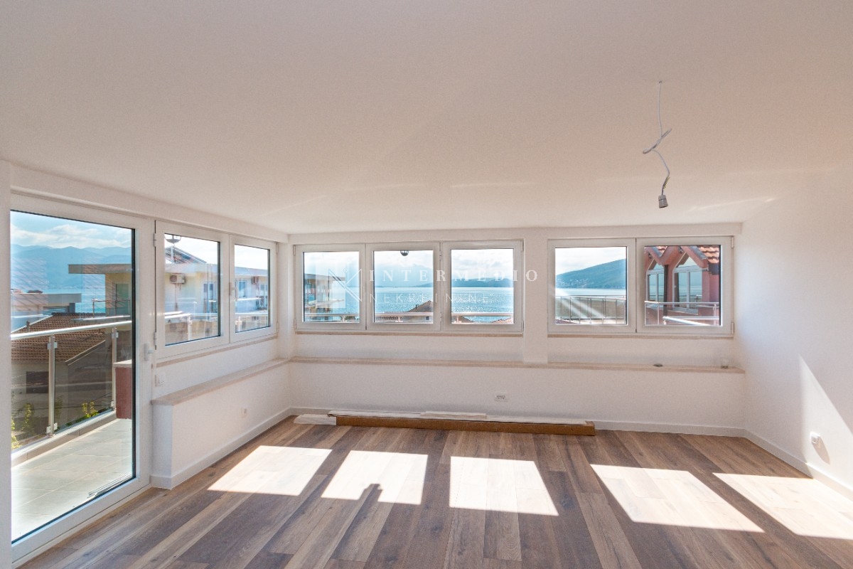 Two bedroom apartment, 50 meters from the sea, Đenovići, Herceg Novi