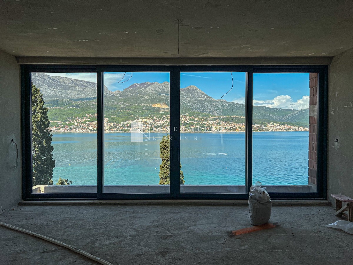 Vila na obali mora, Njivice, Herceg Novi