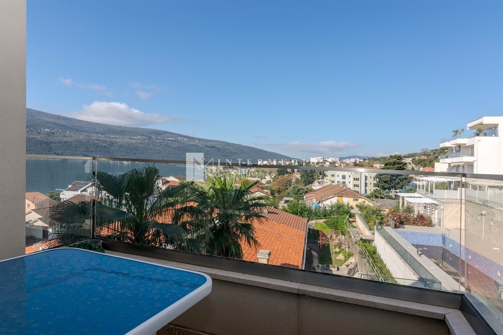 For Sale: Apartment with Sea View in a Gated Complex with Pool – Baošići, Herceg Novi