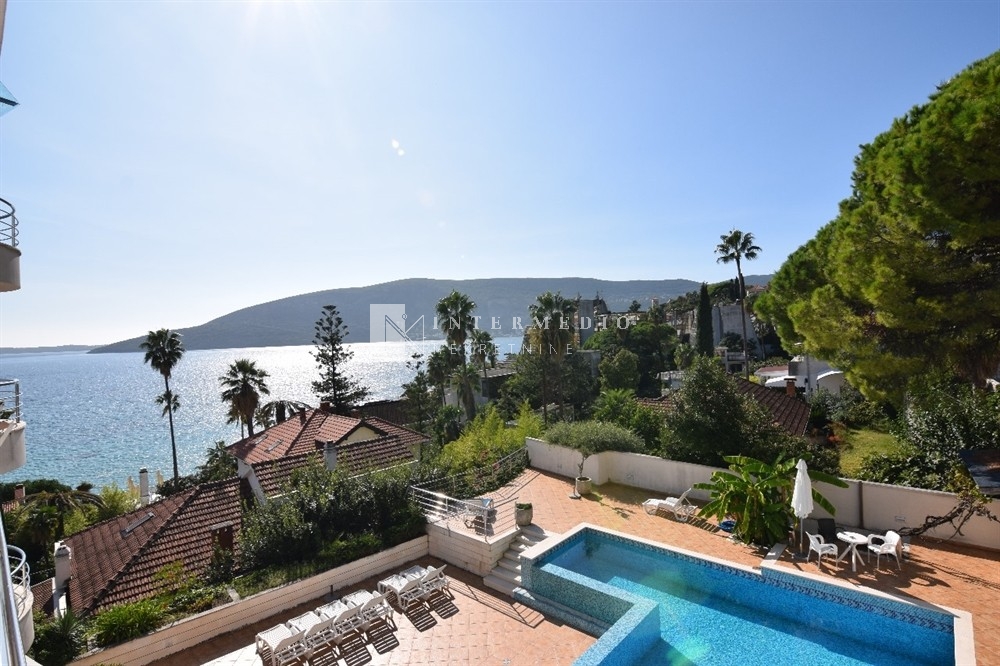 One-Bedroom Apartment with Sea View – Savina, Herceg Novi
