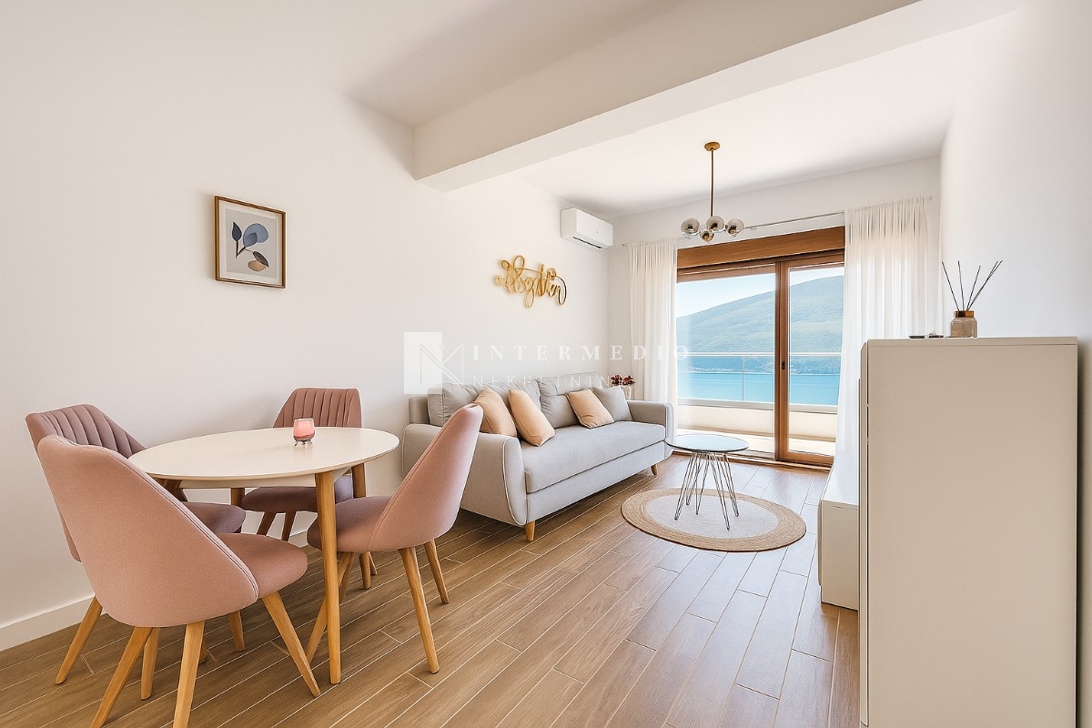 Nov jednosoban stan sa pogledom na more Đenovići, Herceg Novi 