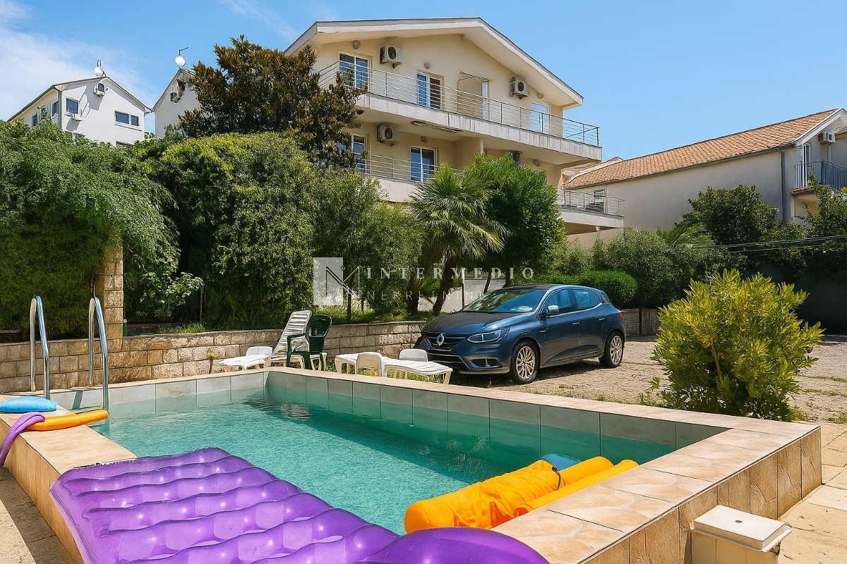 Apartment for Sale in Đenovići – 68 m², 2 Bedrooms, Pool, Parking, 300m from the Sea