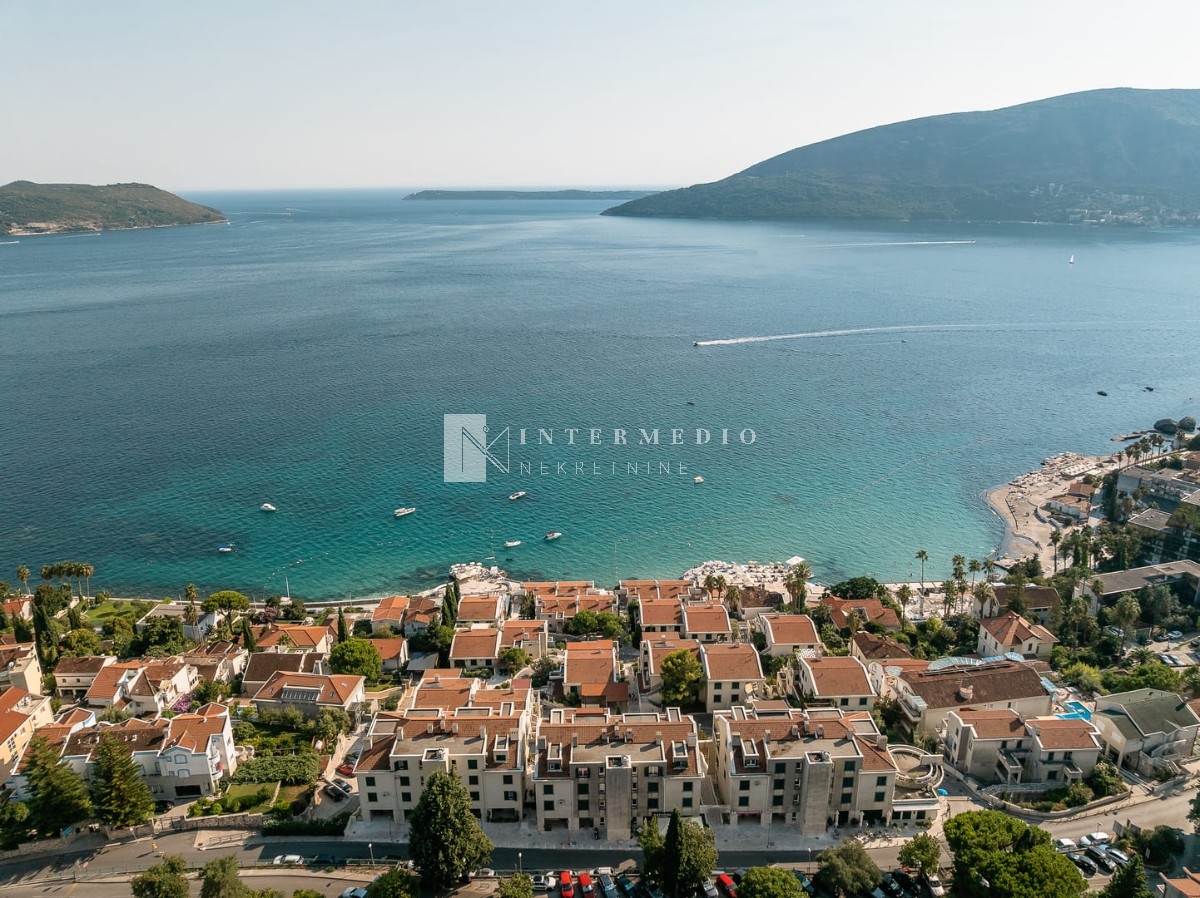 Duplex Apartment in Energoprojekt Complex, Savina – Herceg Novi