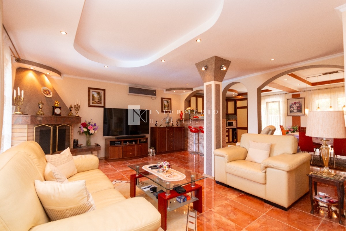 Trospratna kuca sa prelijepim pogledom na more