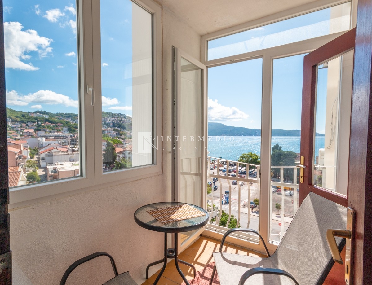 For Sale: Studio Apartment, 35 m², Igalo – 100m from the Sea