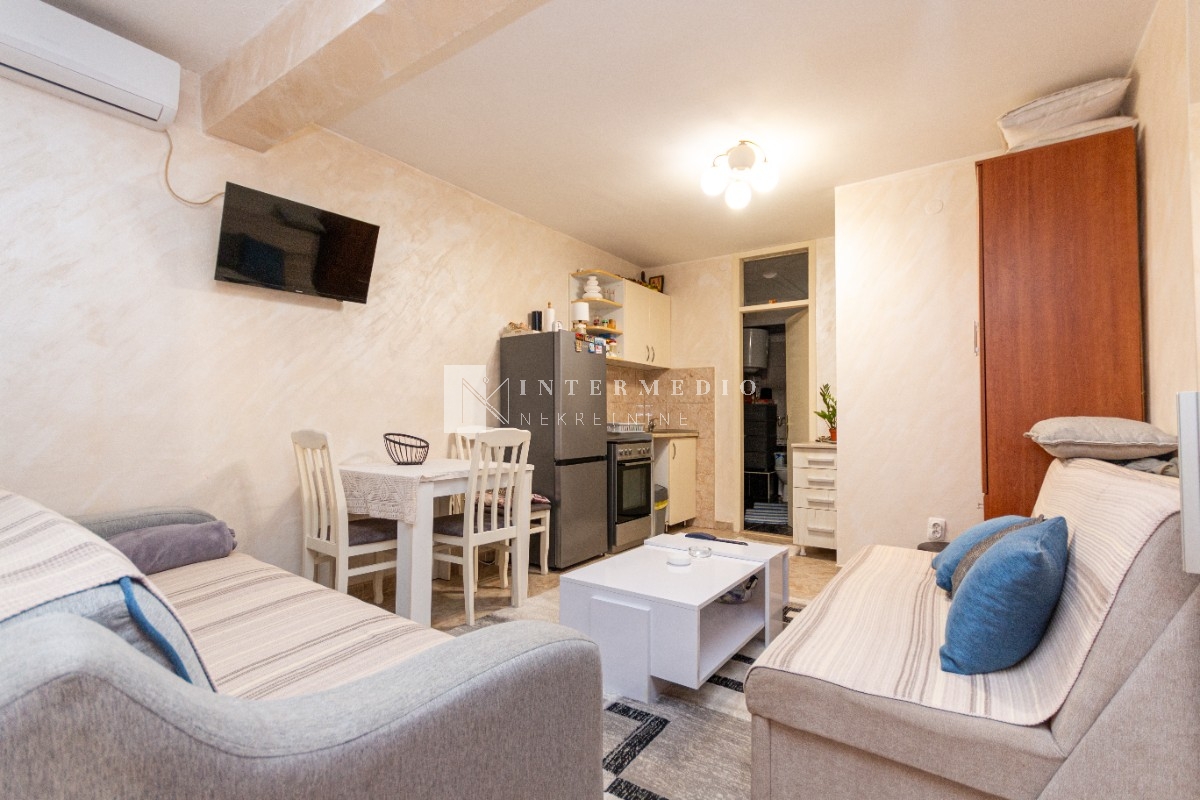 Dvosoban stan i garsonjera, Crveni Krst, Herceg Novi