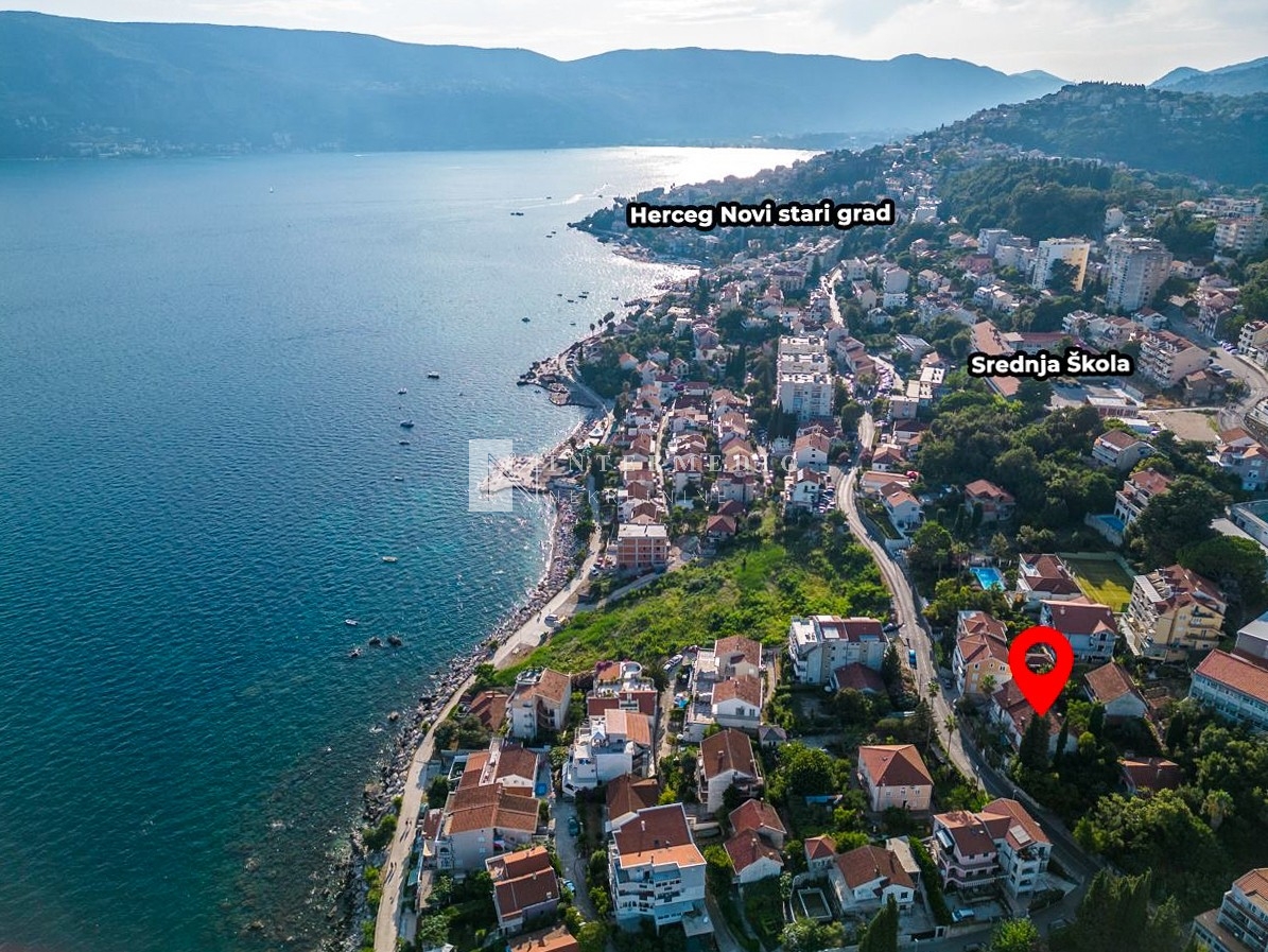 Trosoban stan sa pogledom na more – Savina, Herceg Novi