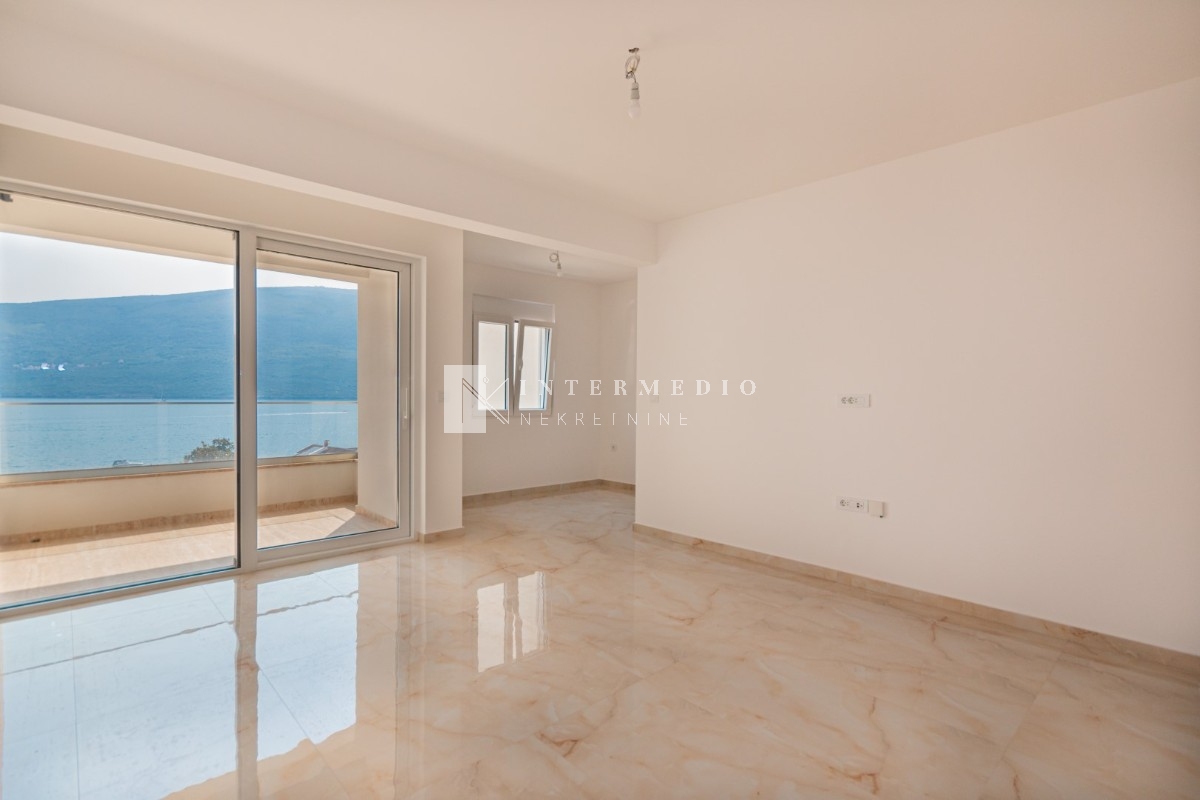 For sale, two bedroom apartment, 87m2, Baosici, Herceg Novi