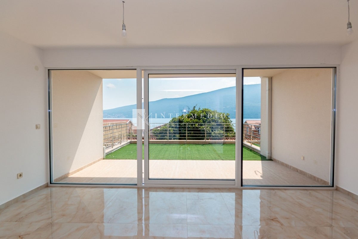 For sale, two bedroom apartment, 92m2, Baosici, Herceg Novi