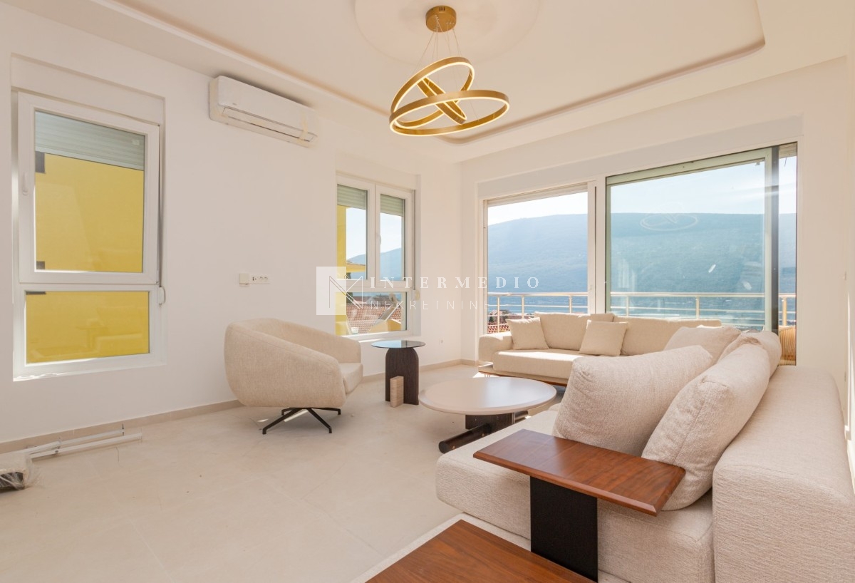 For sale, two bedroom apartment, 69m2, Djenovici, Herceg Novi