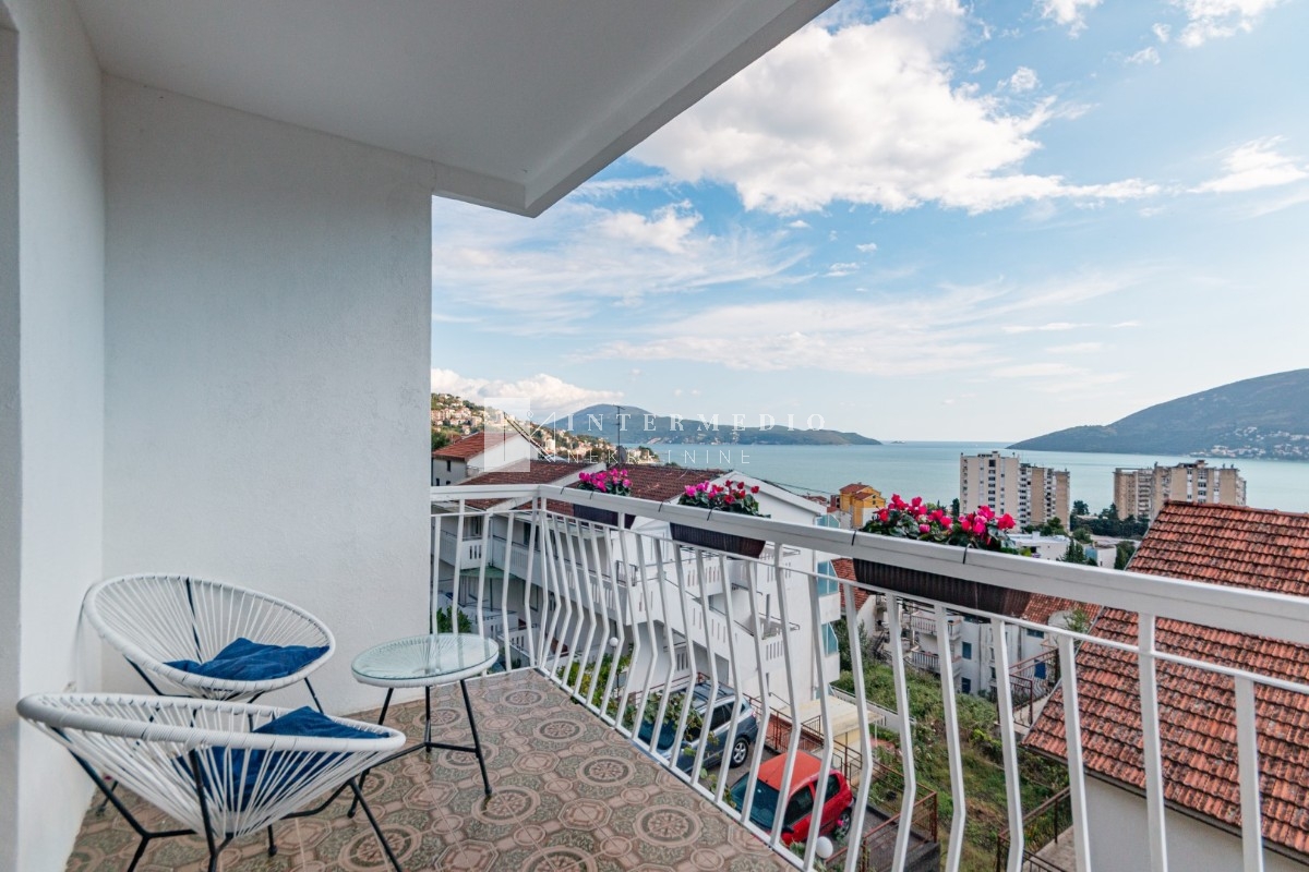 For sale, two-bedroom apartment, 70m2, Igalo, Herceg Novi