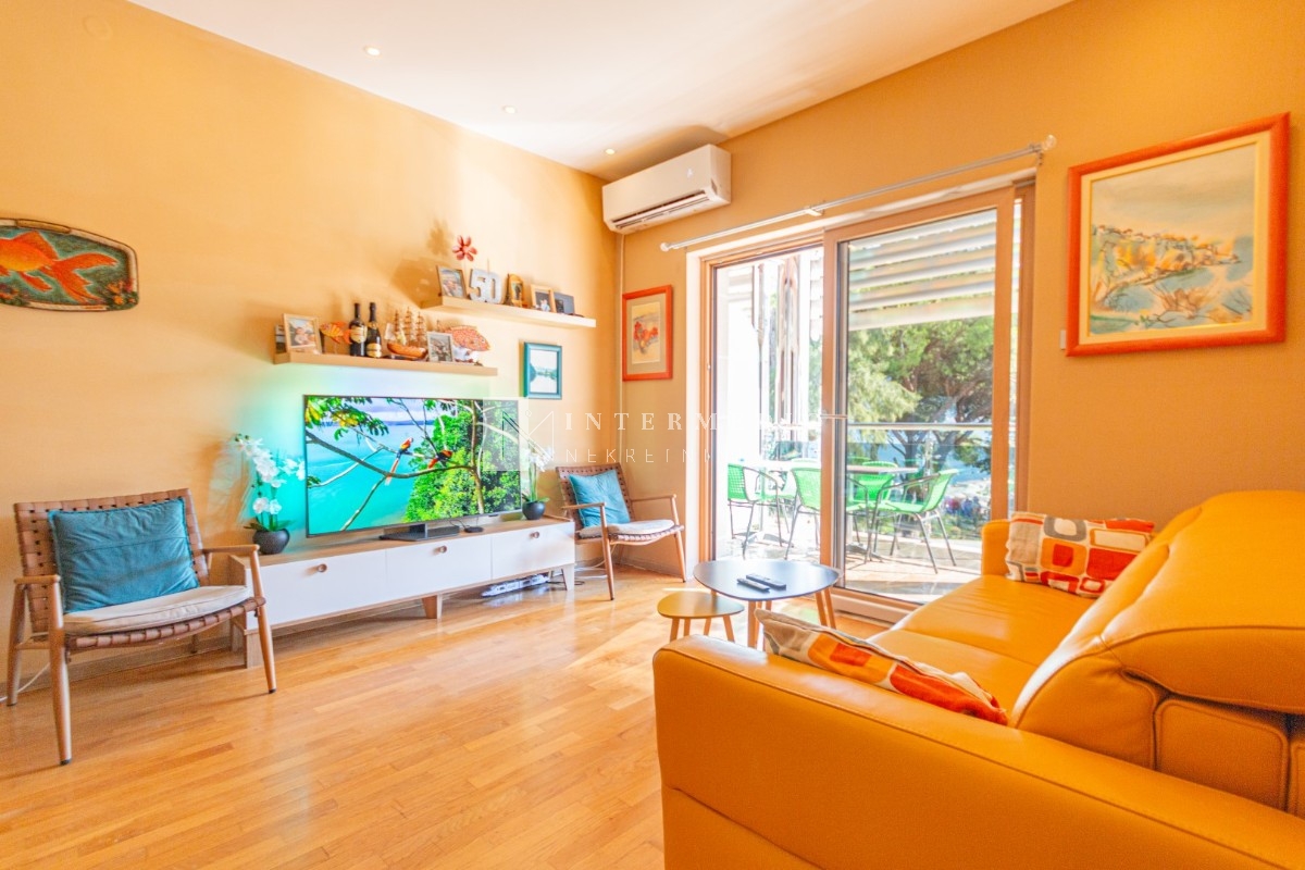 For sale, two bedroom apartment, 56m2, Igalo, Herceg Novi